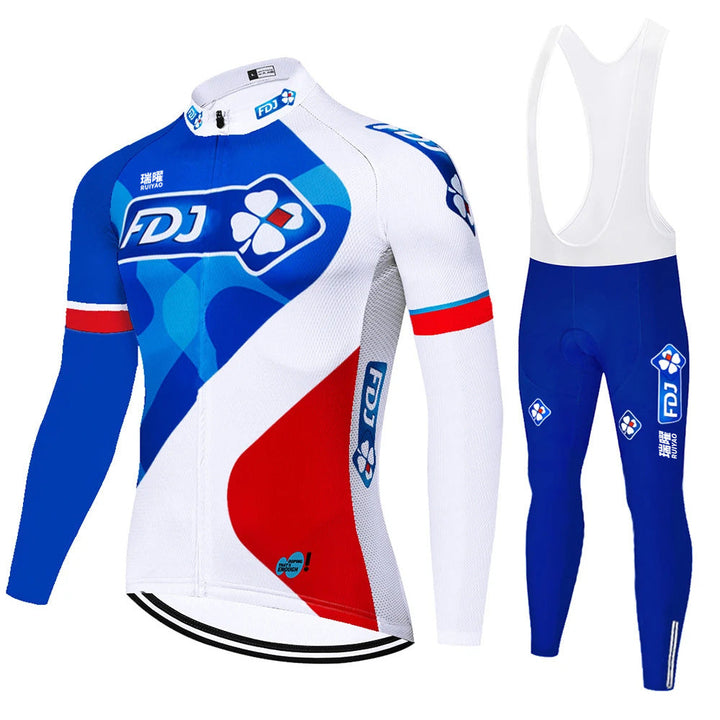Ensemble de vélos professionnel FDJ avec maillots à manches longues